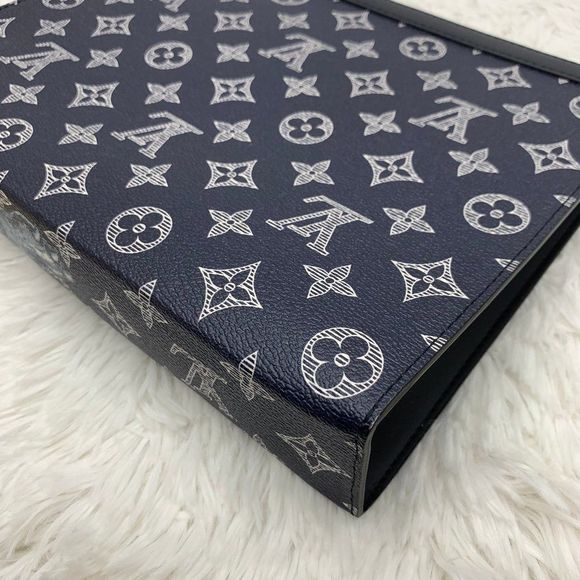 Louis Vuitton Chapman Brother Lion Pochette Voyage bag clutch Monogram LV Savane - Picture 11 of 13